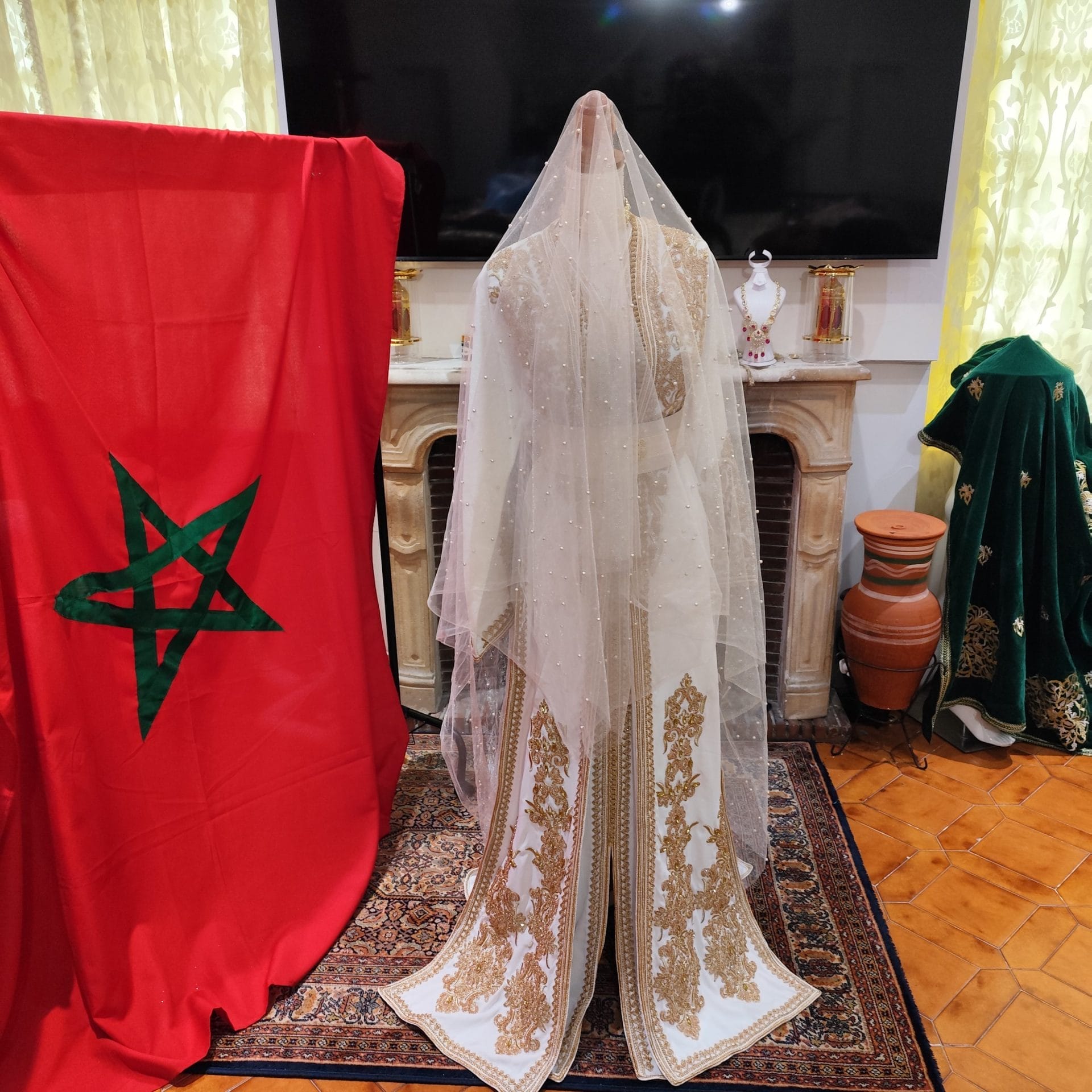tenue complète Takchita deux pièces + la ceinture + le voile – Image 4