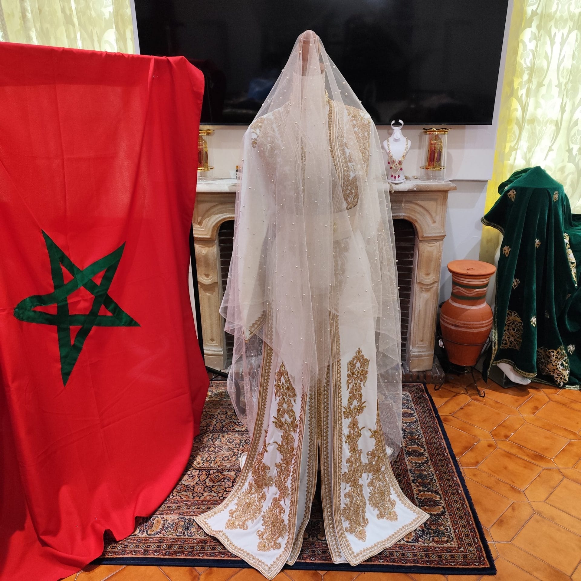 tenue complète Takchita deux pièces + la ceinture + le voile – Image 5