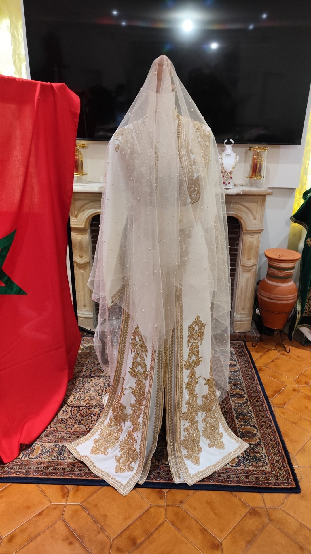 tenue complète Takchita deux pièces + la ceinture + le voile – Image 3