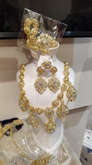 parure de bijoux 5 pièces neuve