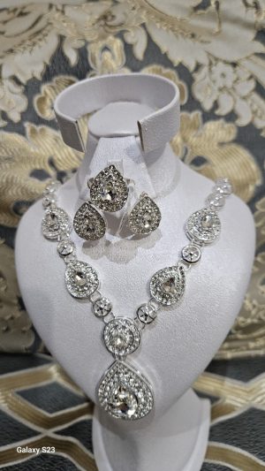 parure de bijoux neuve