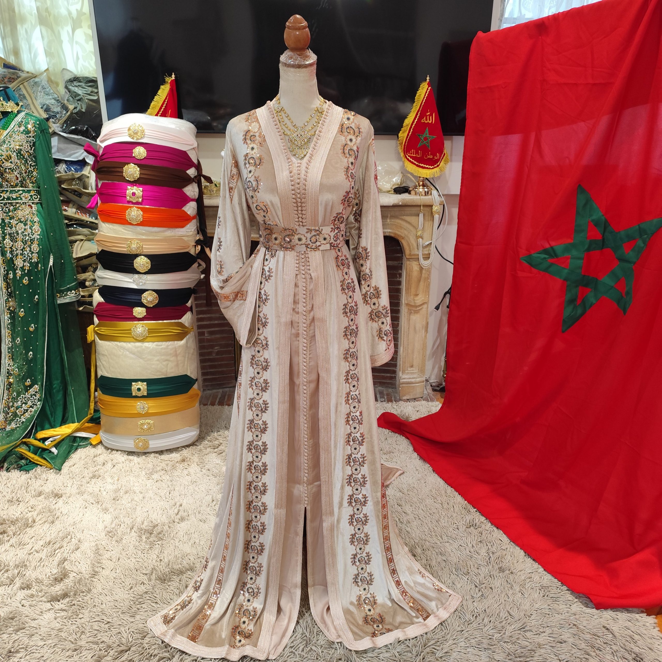 caftan marocain neuf avec ceinture
