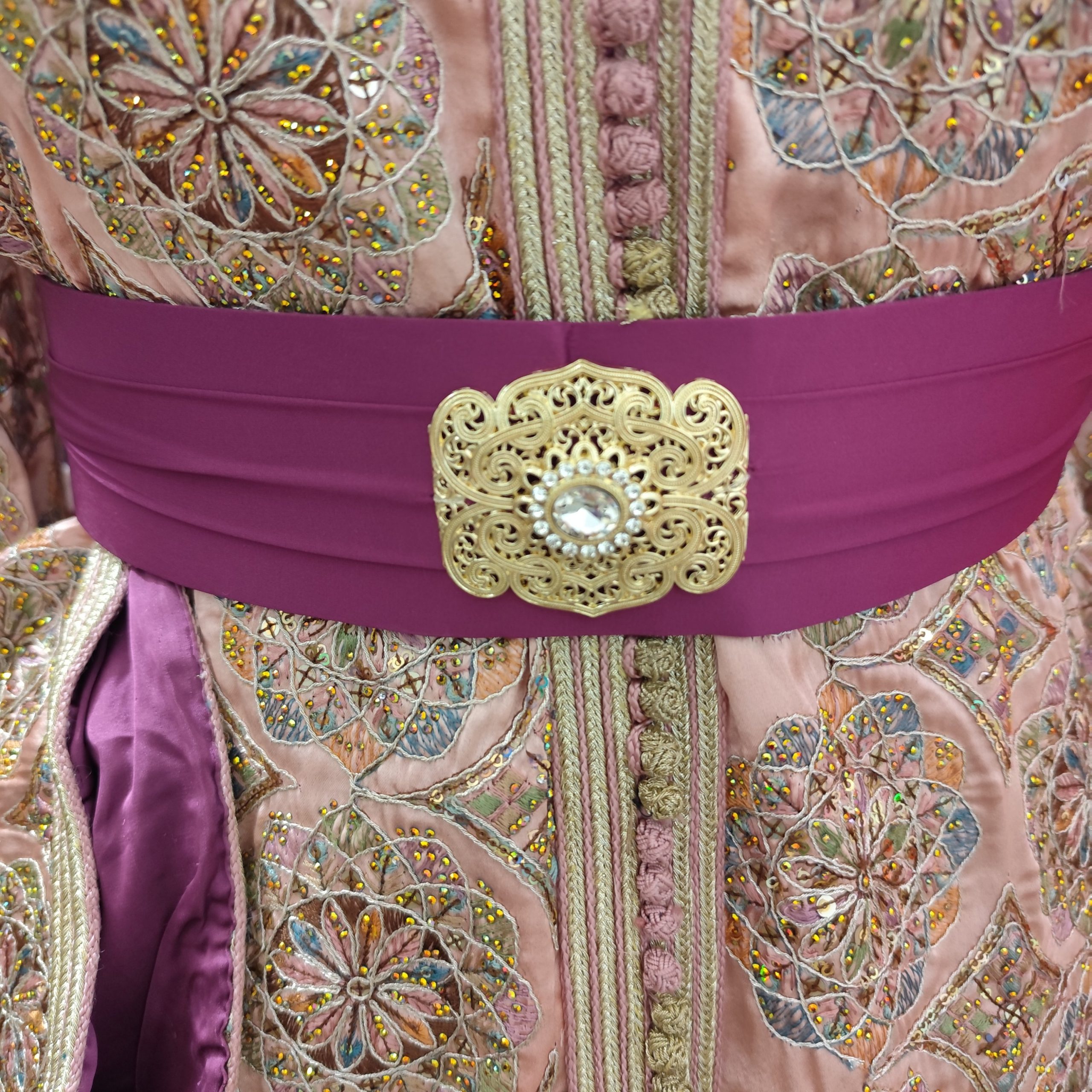 ✨ Ceinture en tissu – Ajustable & idéale pour caftans marocains – Image 3