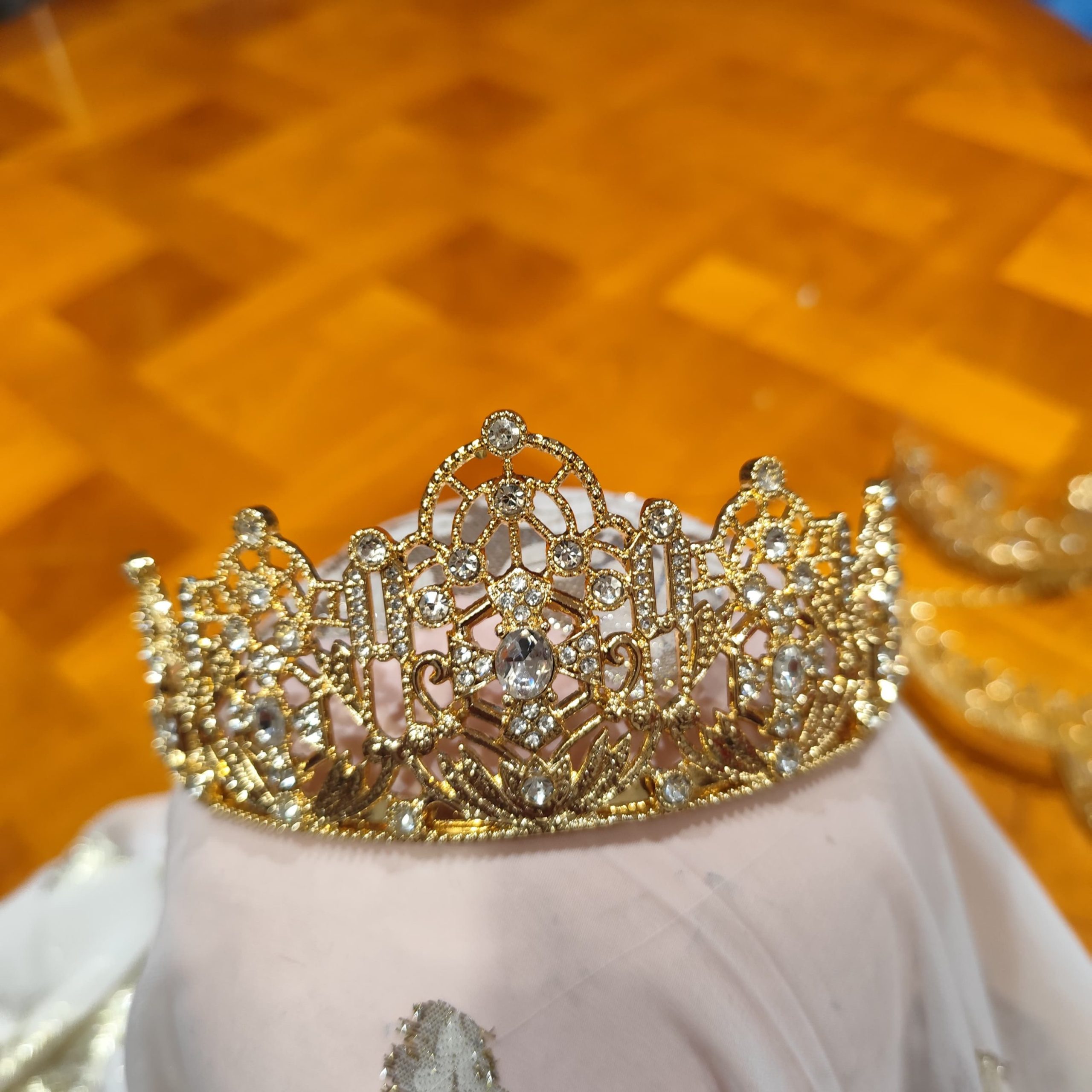 ✨ Taaj marocain doré – Couronne traditionnelle pour caftan & cérémonies – Image 3