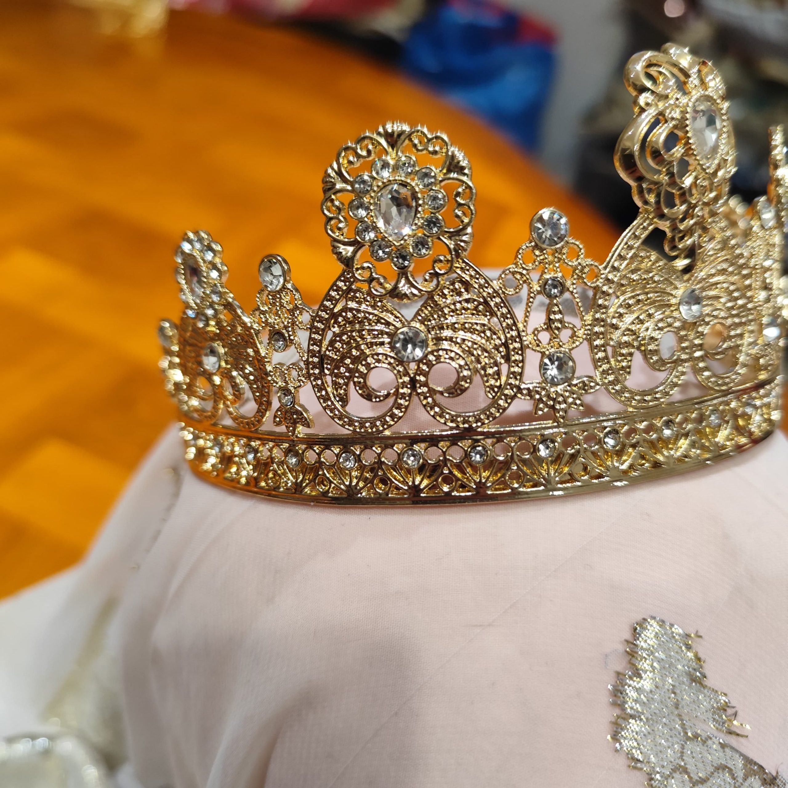 ✨ Taaj marocain doré – Couronne traditionnelle pour caftan & cérémonies – Image 3