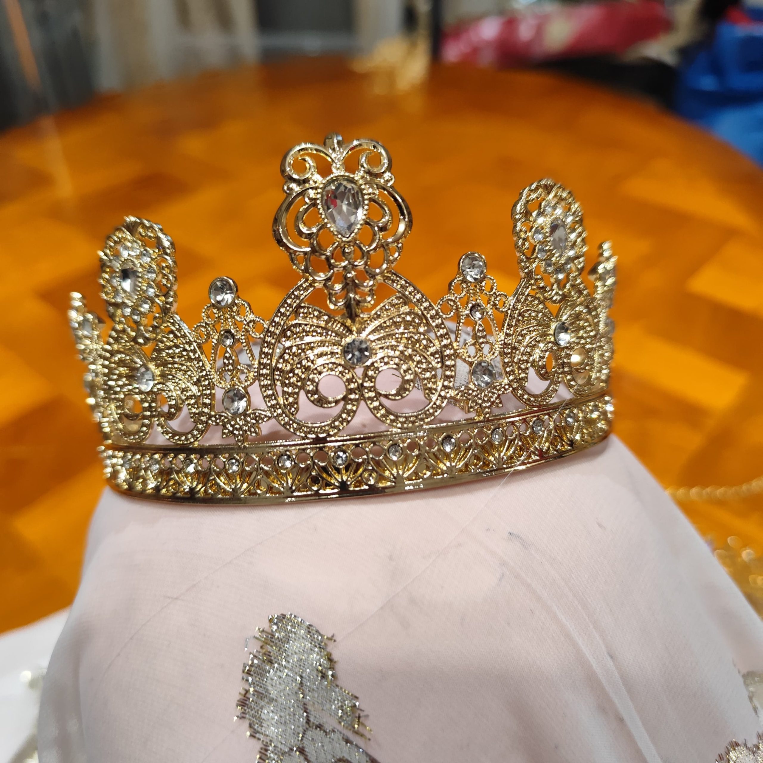 ✨ Taaj marocain doré – Couronne traditionnelle pour caftan & cérémonies