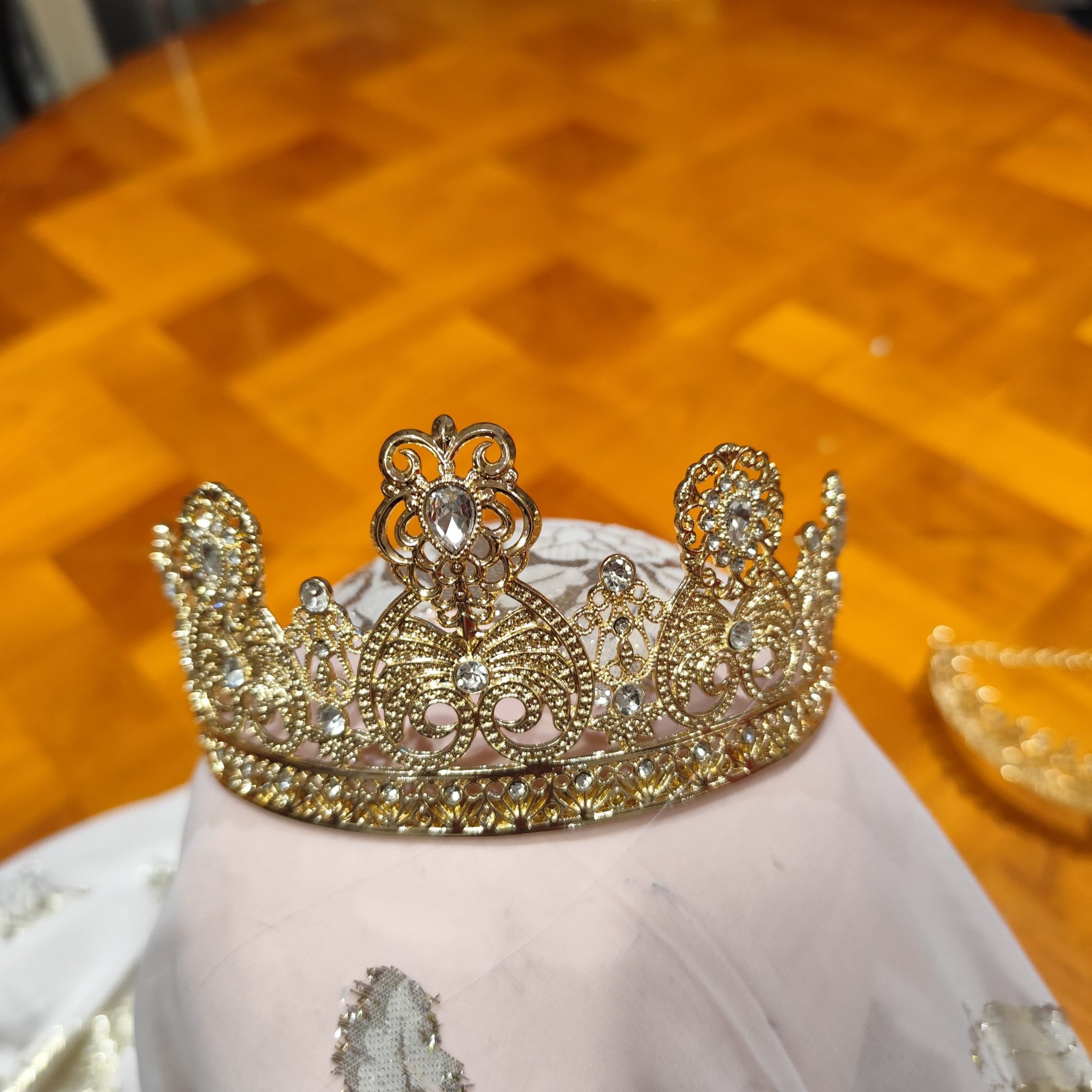 ✨ Taaj marocain doré – Couronne traditionnelle pour caftan & cérémonies – Image 2