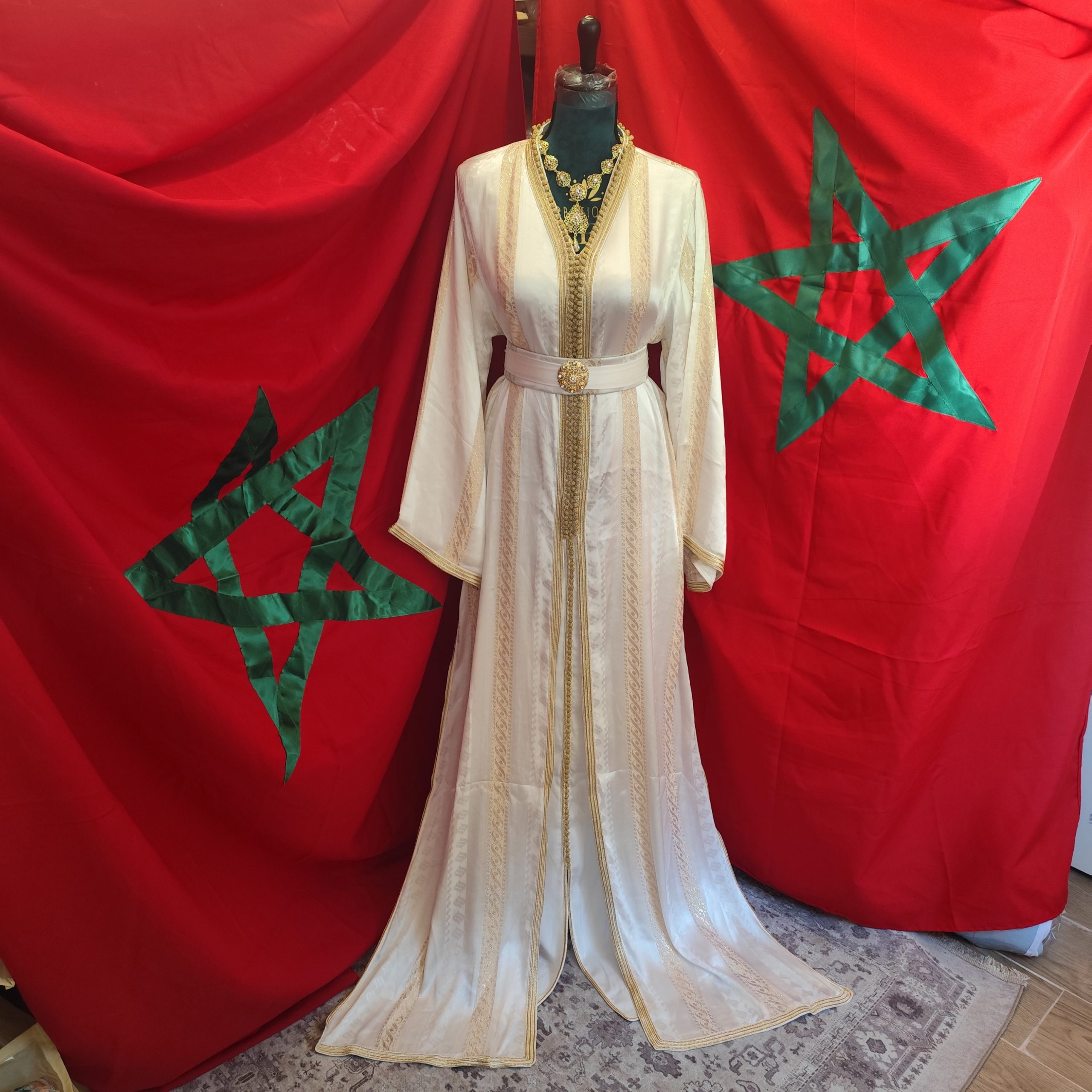 caftan marocain neuf avec ceinture