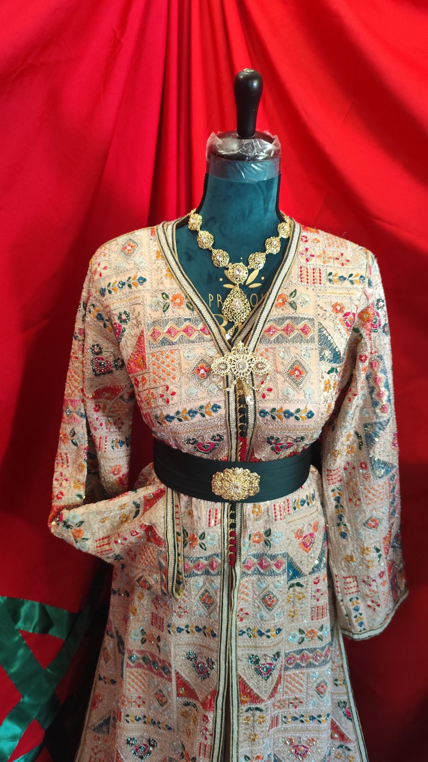 caftan marocain d occasion – Image 8