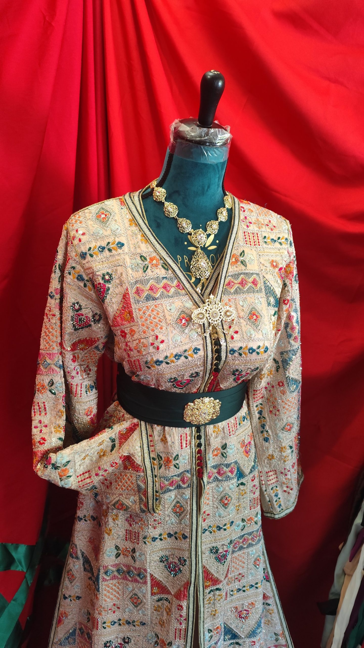 caftan marocain d occasion – Image 9