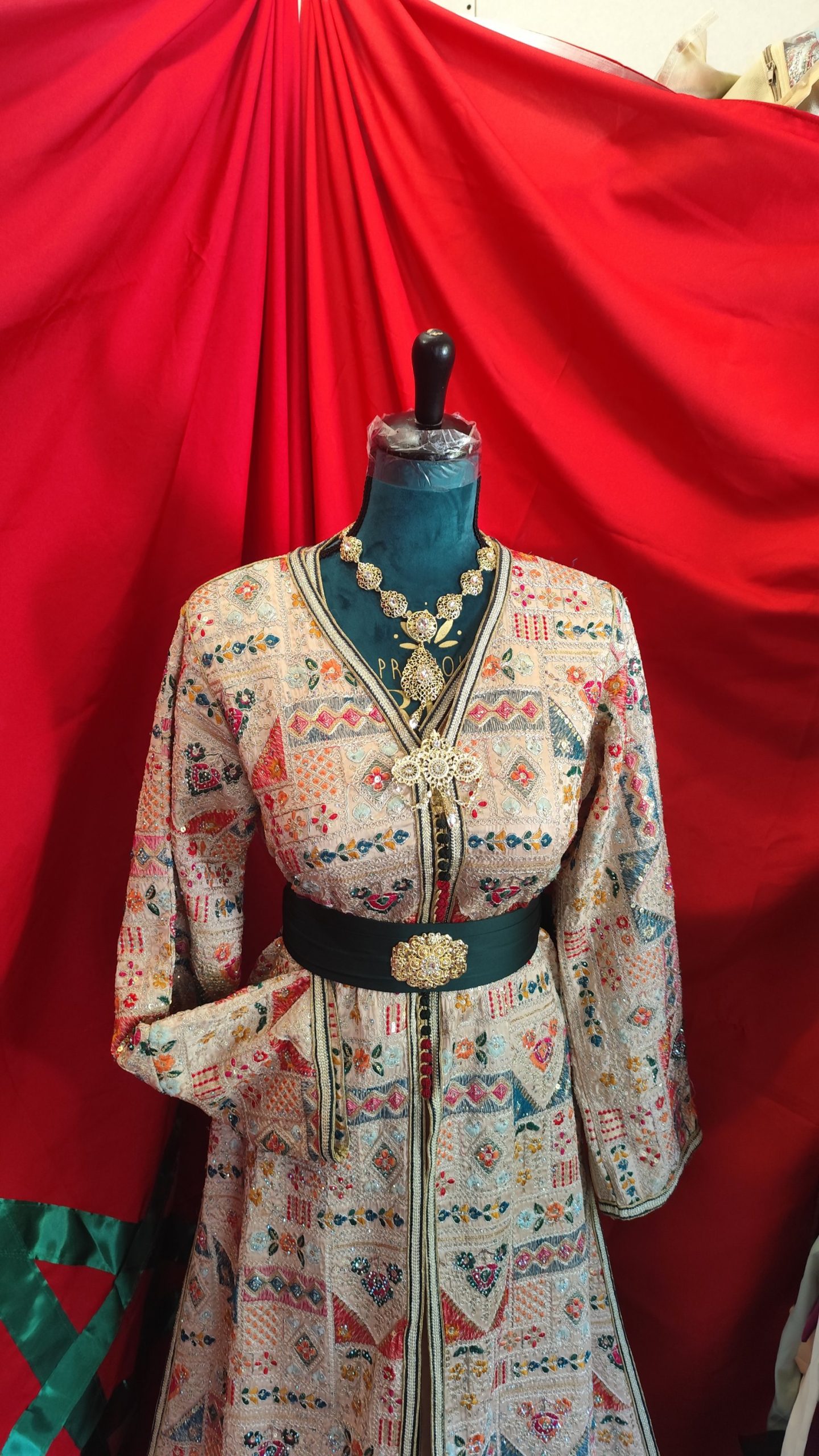 caftan marocain d occasion – Image 7