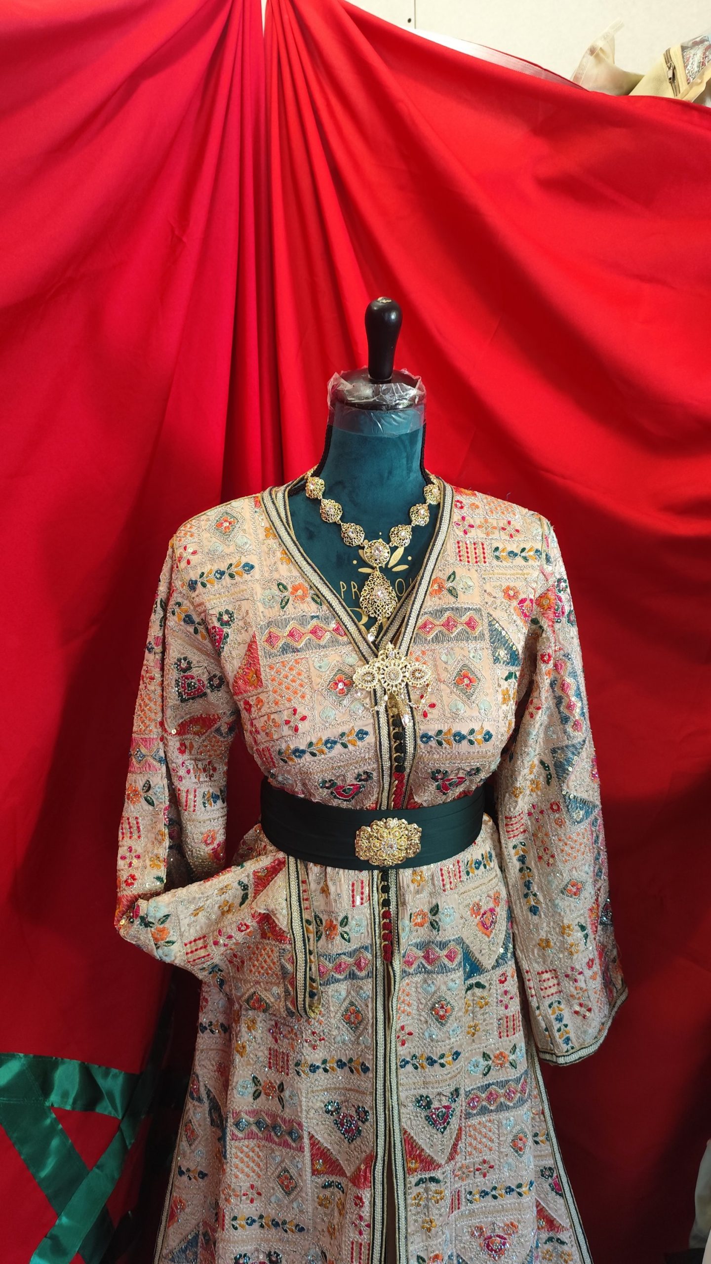 caftan marocain d occasion – Image 10