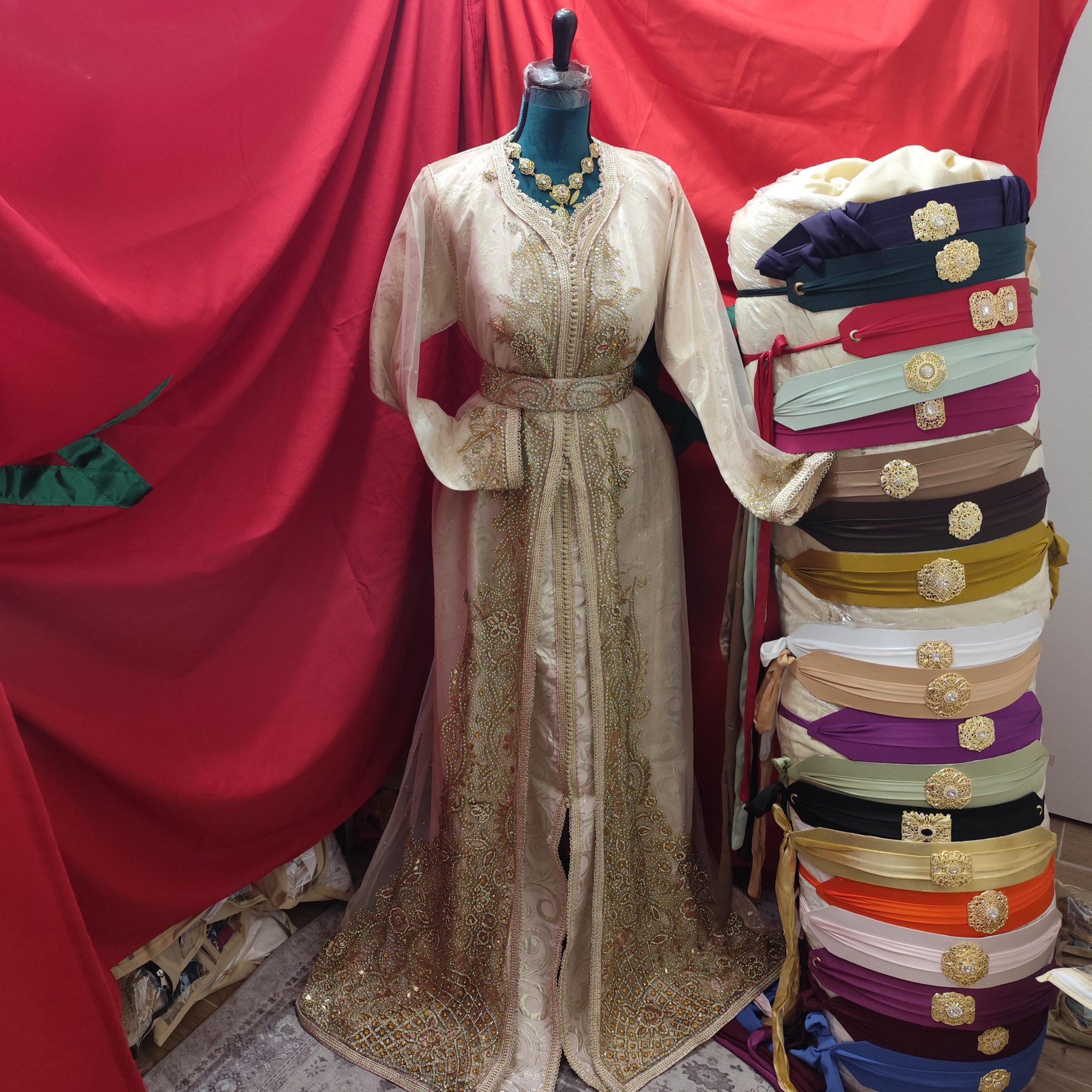 caftan marocain neuf avec ceinture