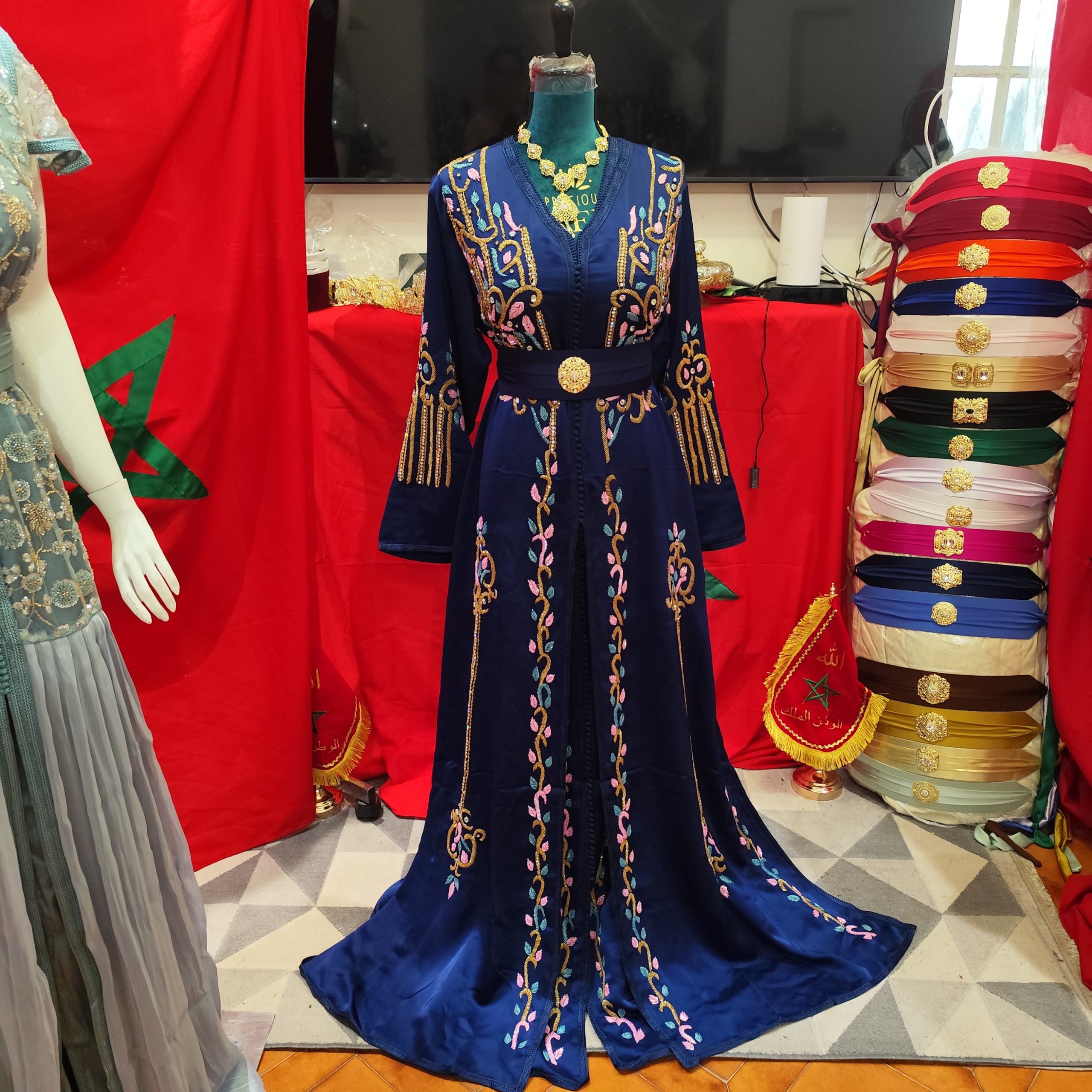 caftan marocain neuf grande taille 64cm