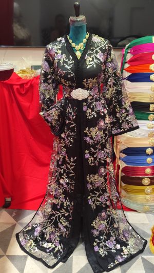 caftan marocain neuf avec ceinture
grande taille
