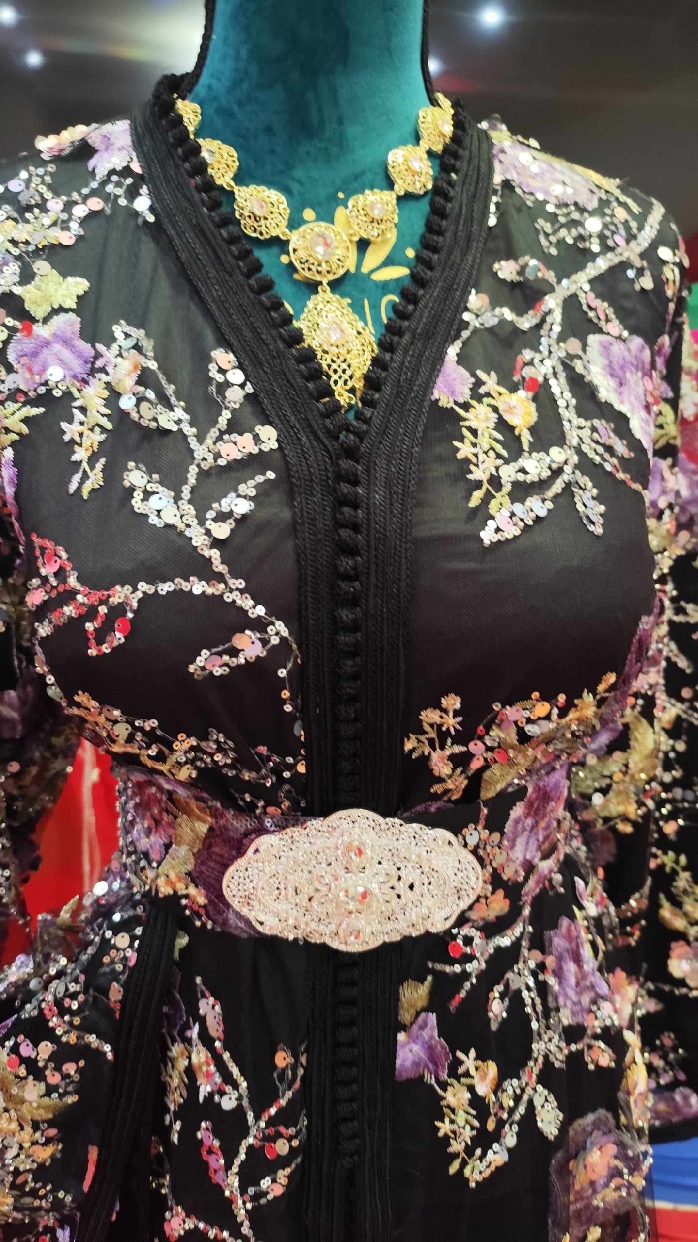 caftan marocain neuf avec ceinture
grande taille – Image 4